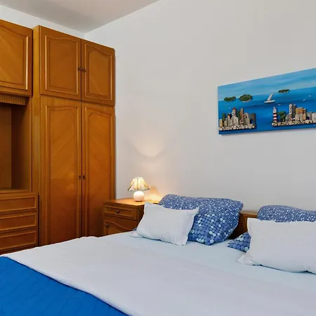 Spacious 2-bedroom Near Center - Nata Split